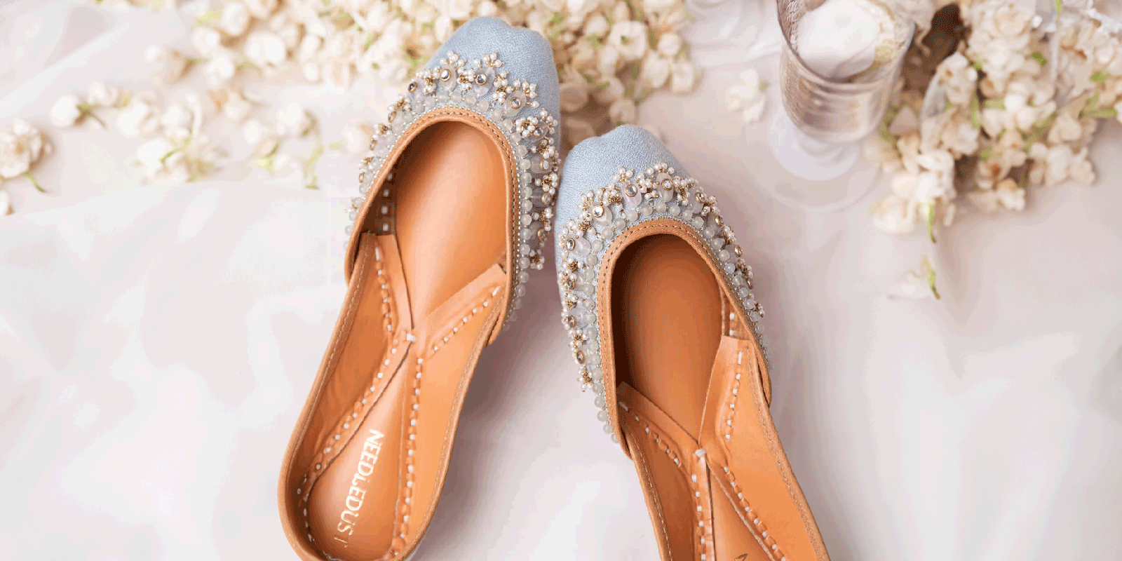 5 Essential Juttis to Complement Women's Traditional Outfits