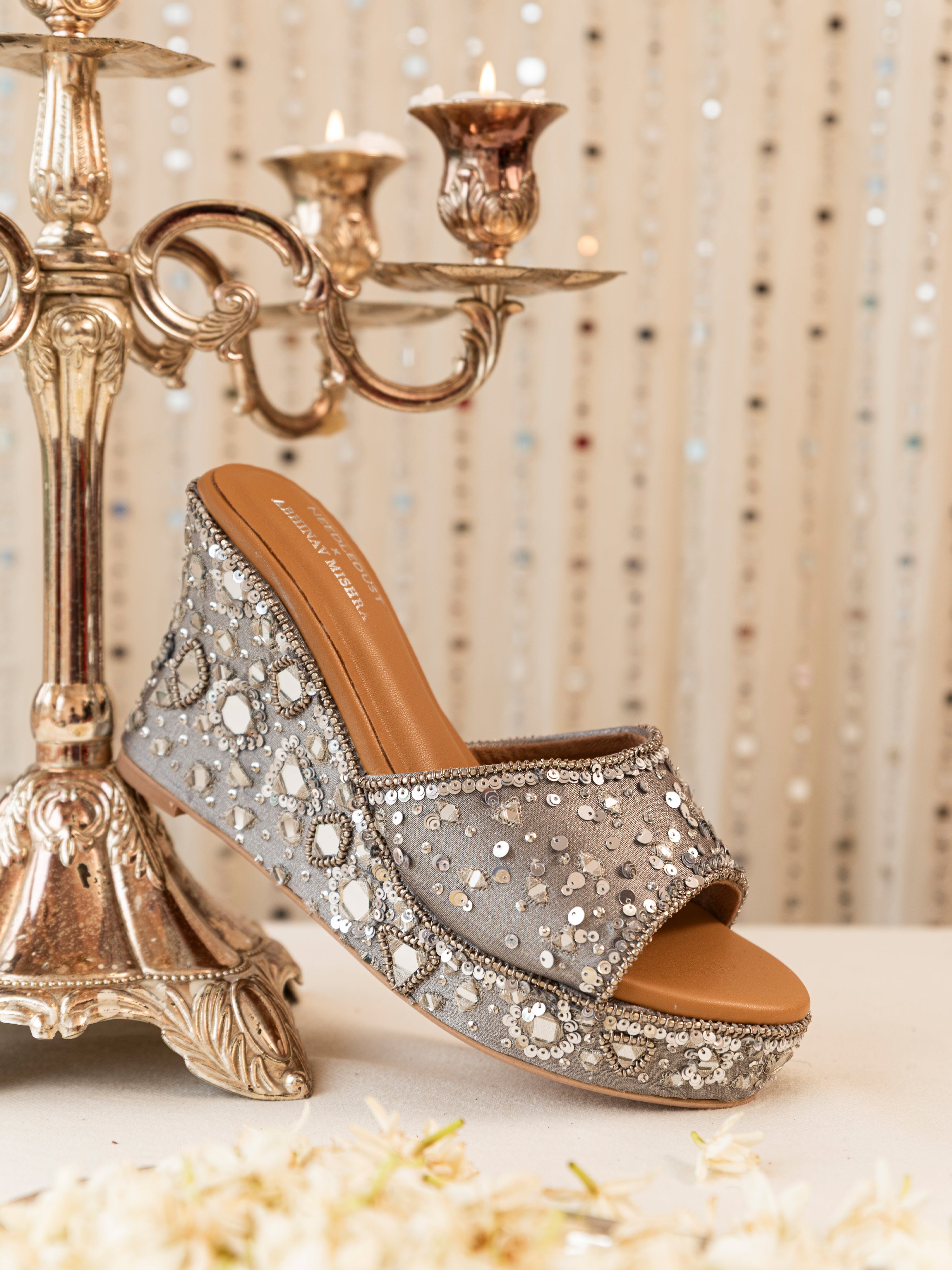 Bano- Silver Wedge (Heel)