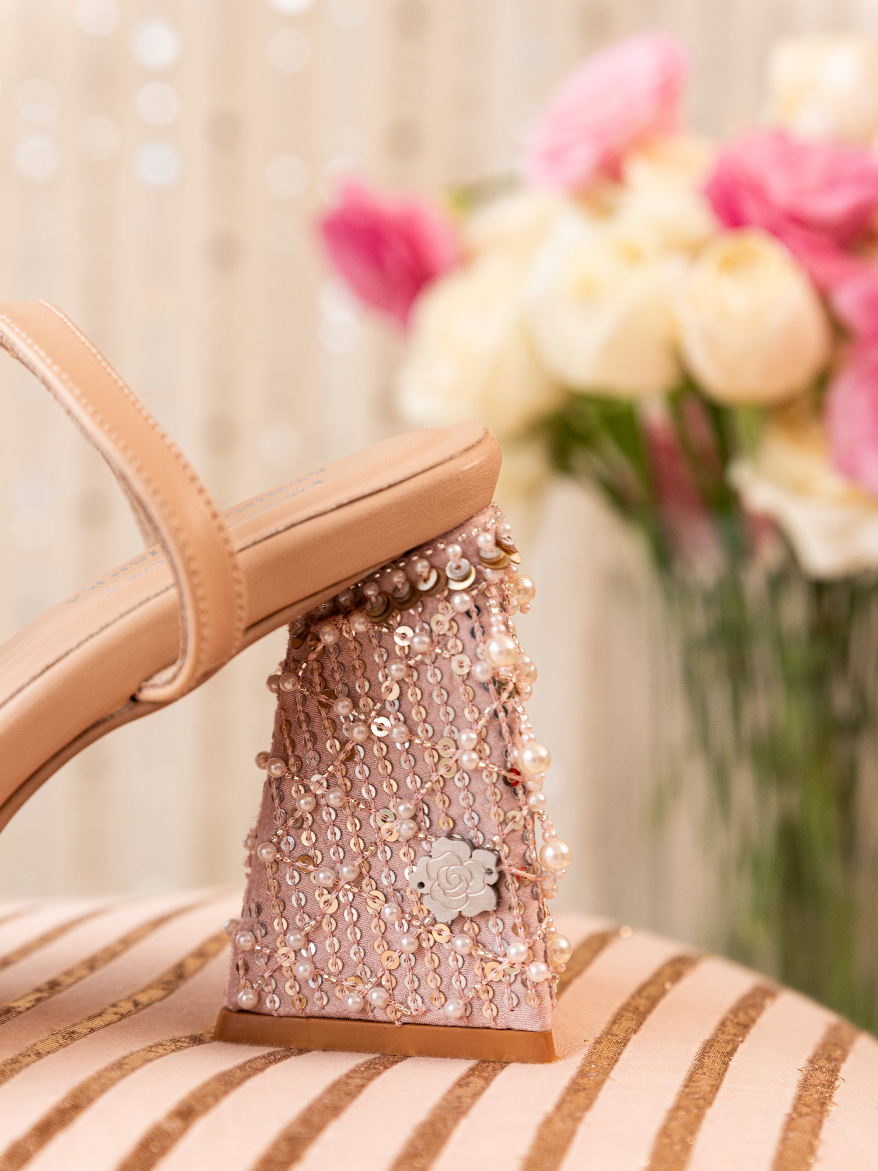 Aabroo (Heel)