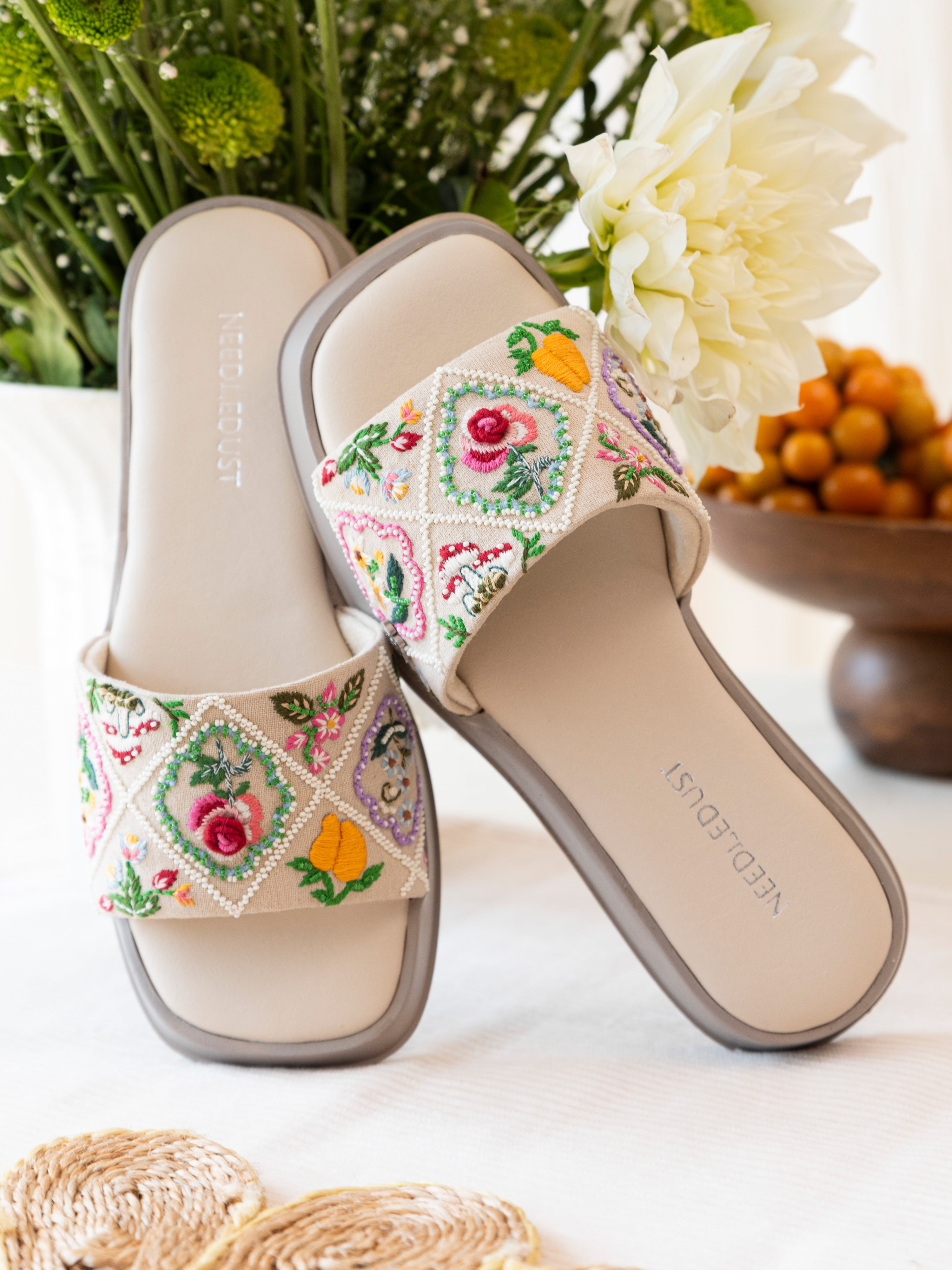 Lola (FOAM SANDAL)