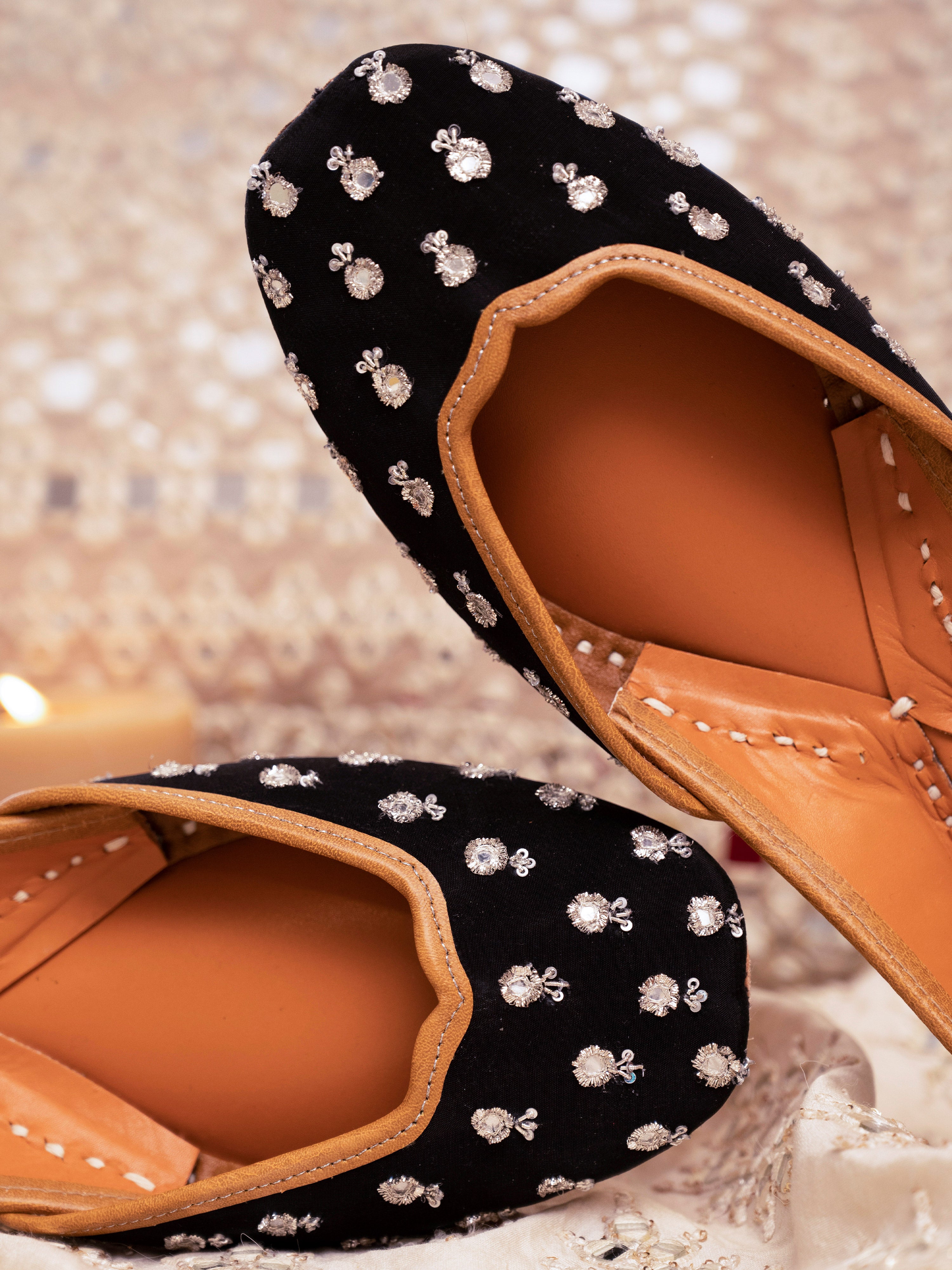 Zoha (Black) (Jutti) - Main Image