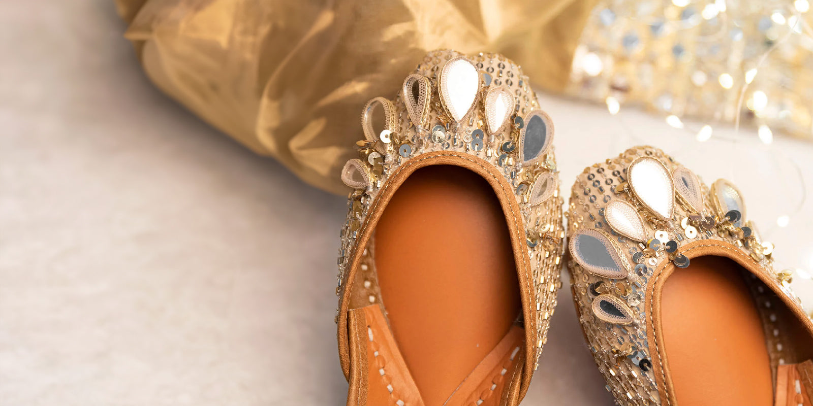 How to Style Juttis for Different Occasions: A Complete Guide