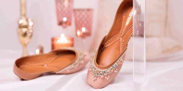 Walk Like Kriti: Embrace the Trend of Juttis with Bollywood's Style Icon