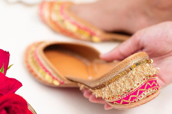 Ethnic Charm: Traditional Juttis for Janmashtami Celebrations