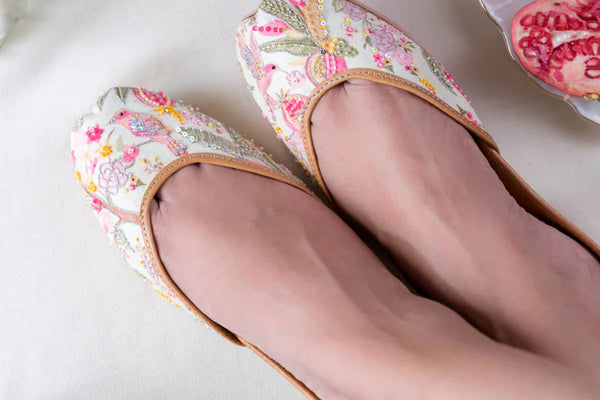 5 Must-Have Colorful Jutti Designs to Match Your Holi Outfit