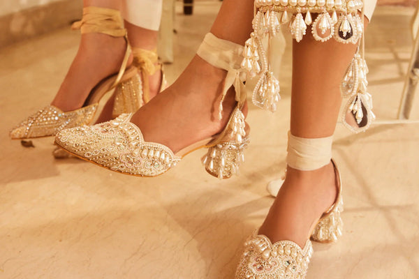 Navigating Outdoor Weddings: Best Wedding Heels for Grass and Sand