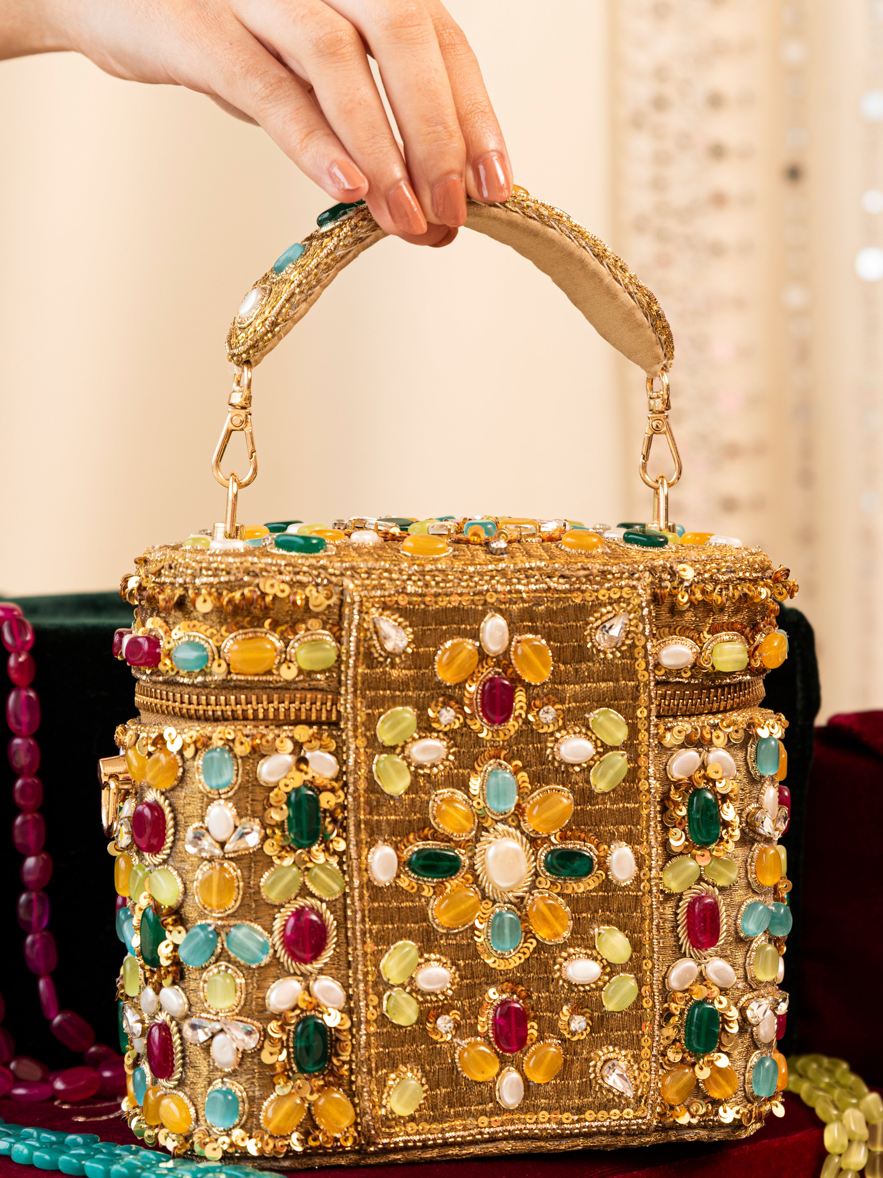 Naurat (Purse)