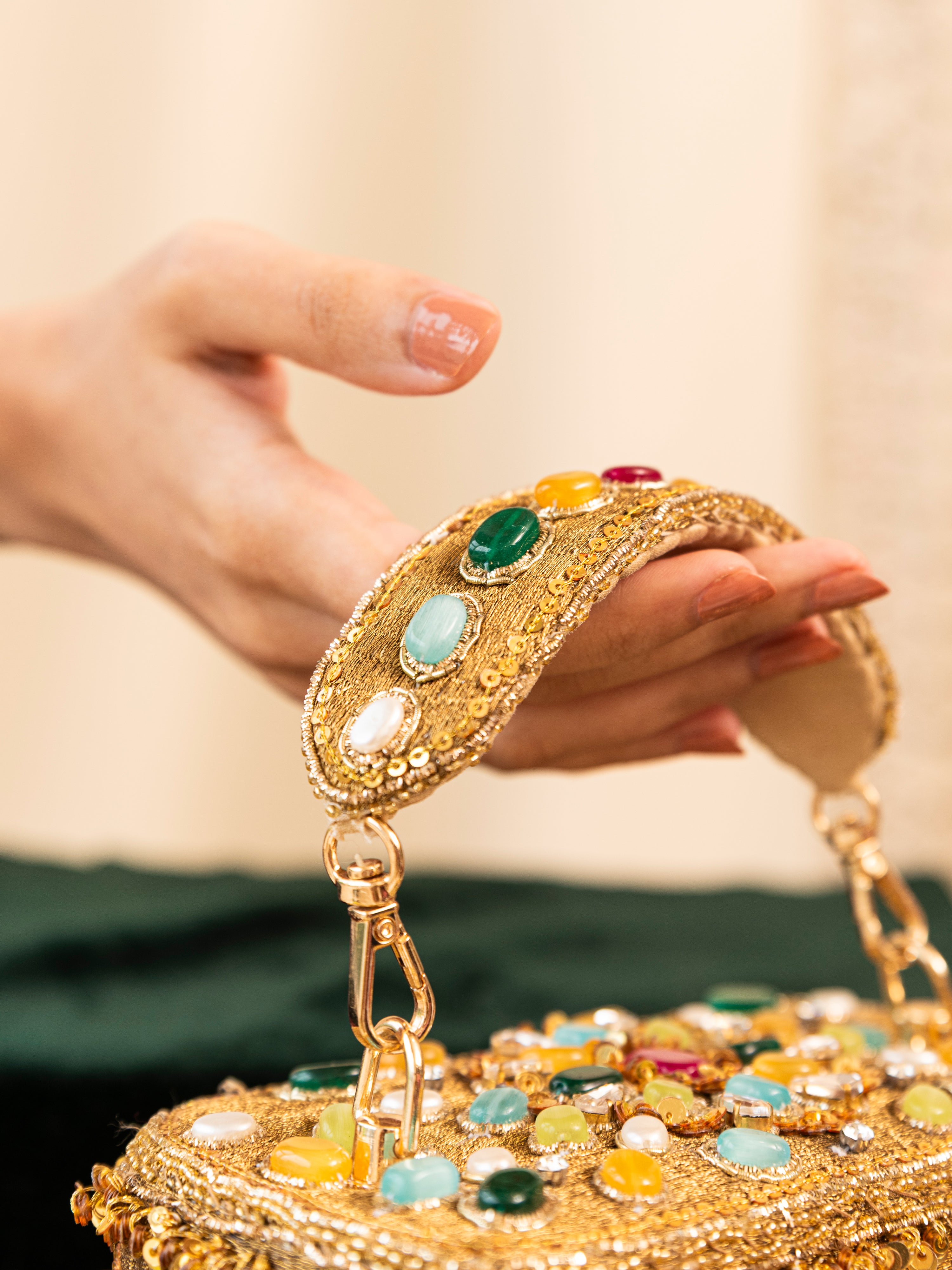 Naurat (Purse)