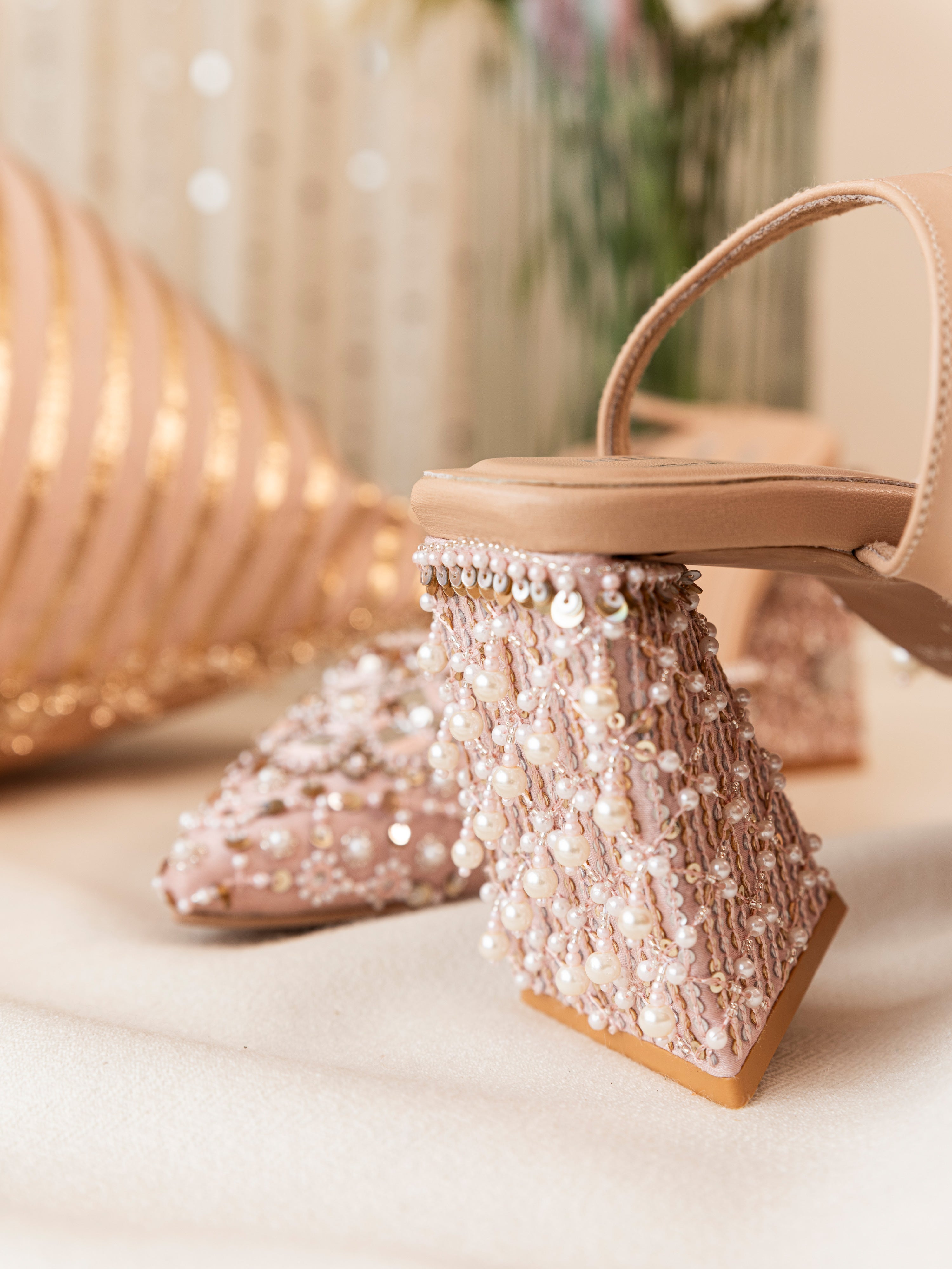 Aabroo (Heel)