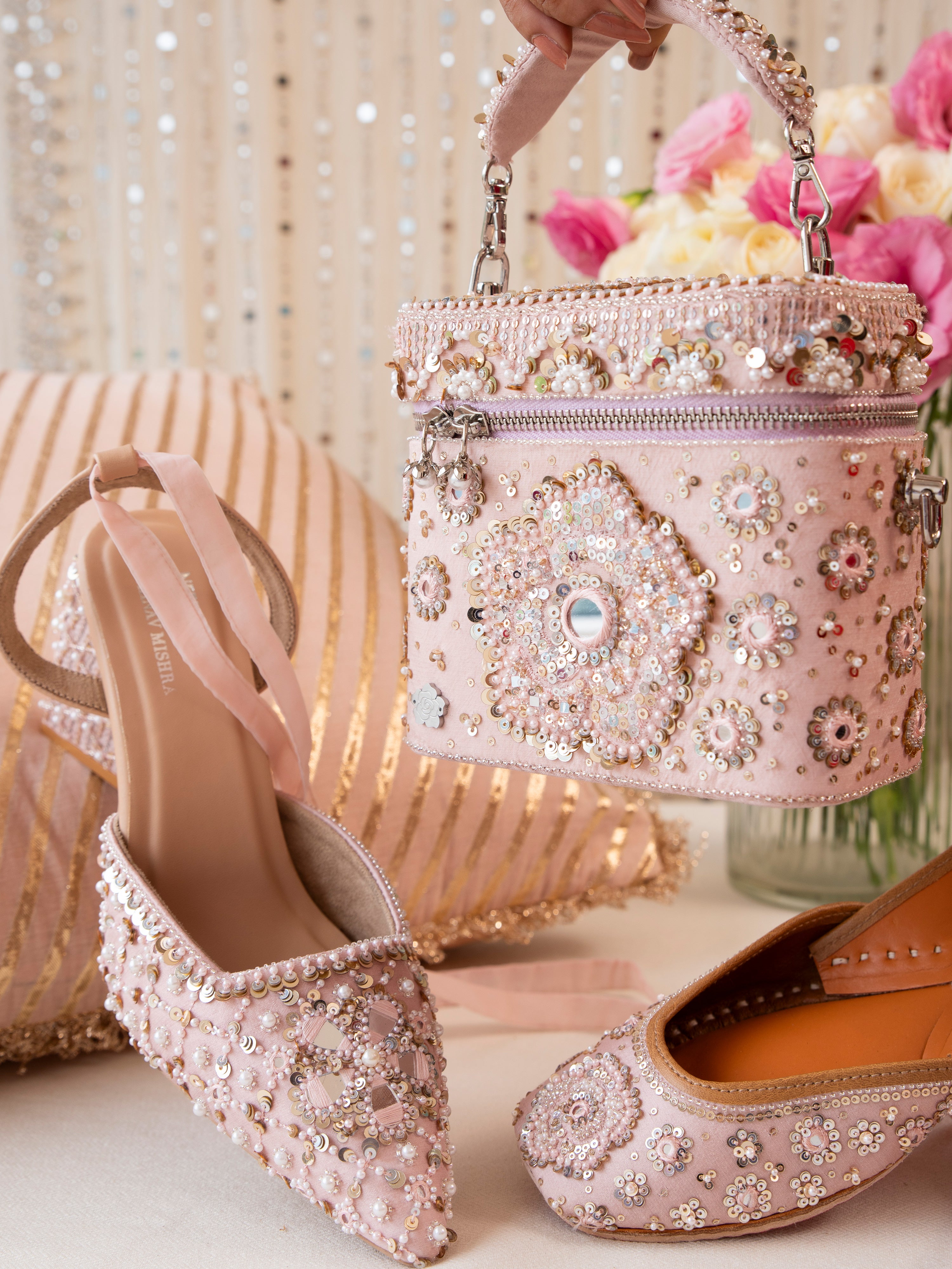 Aabroo (Heel)