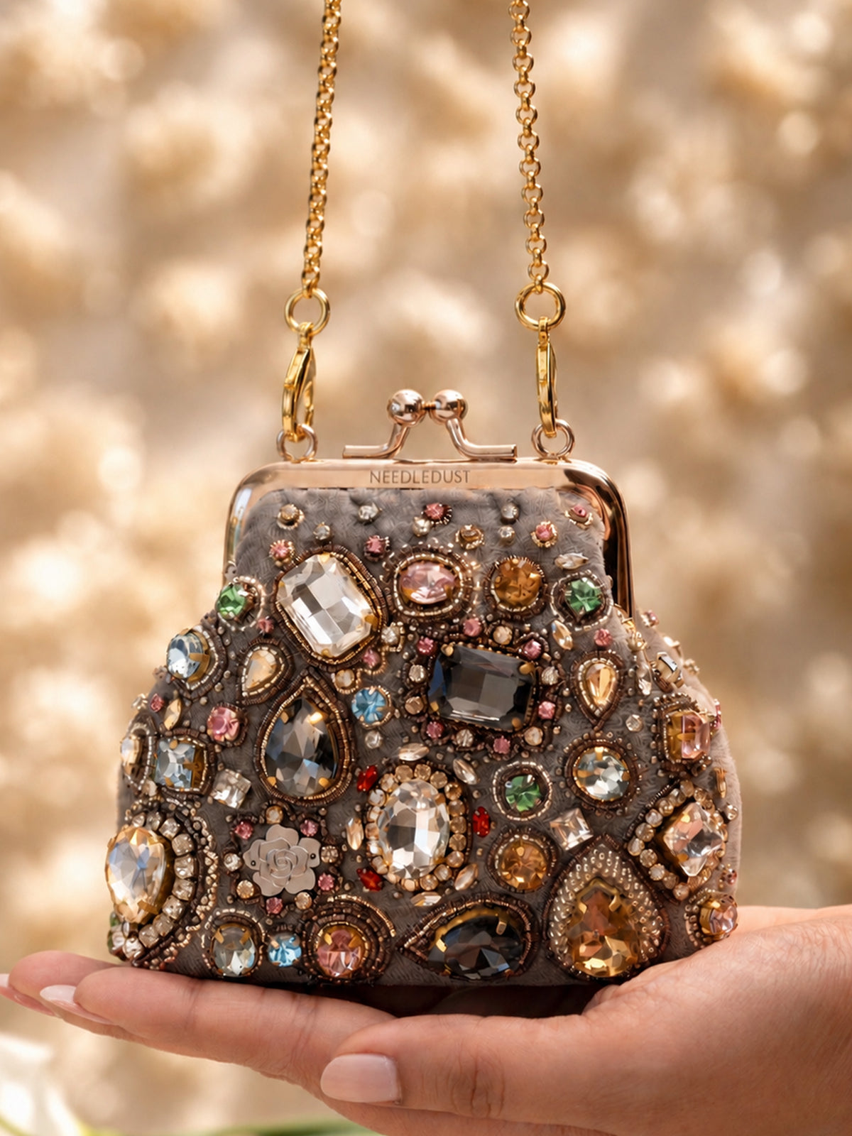 Parure (Purse)