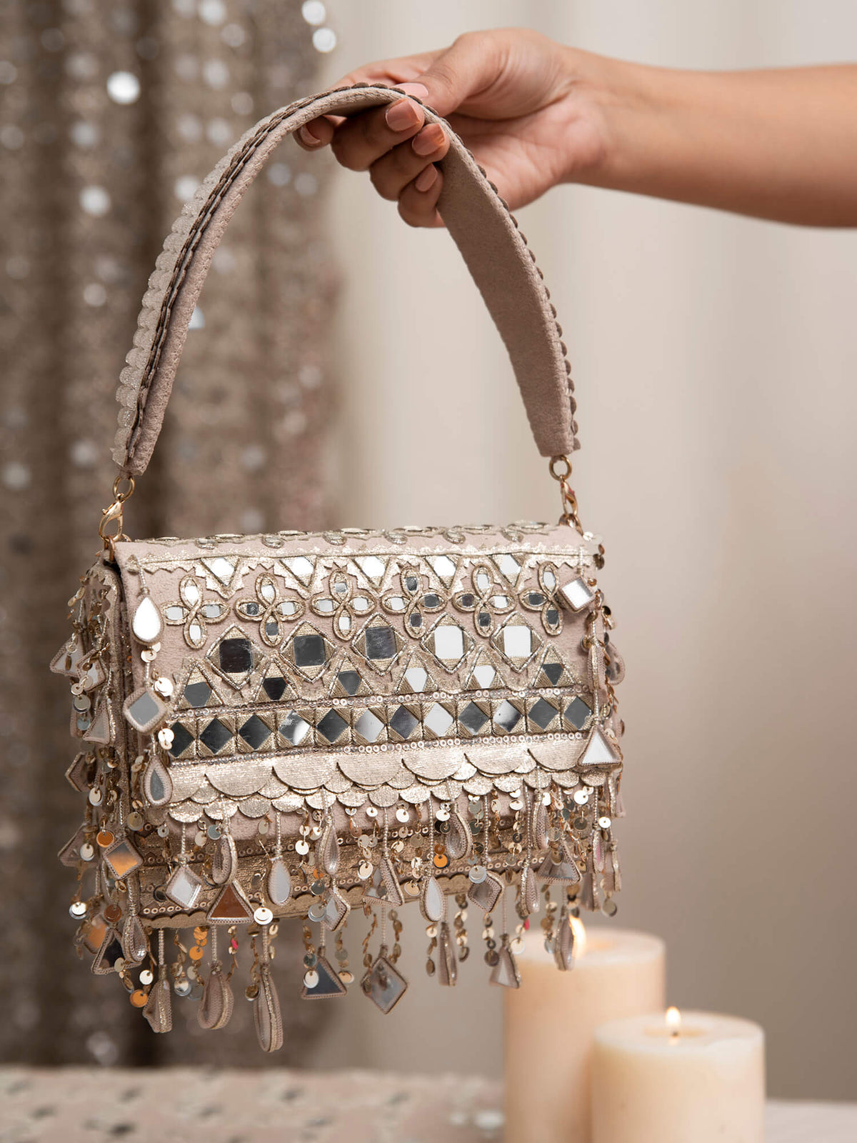 Silver purse for wedding 60 photos - Astyledwedding.com Silver purse for wedding 60 photos - Astyledwedding.com