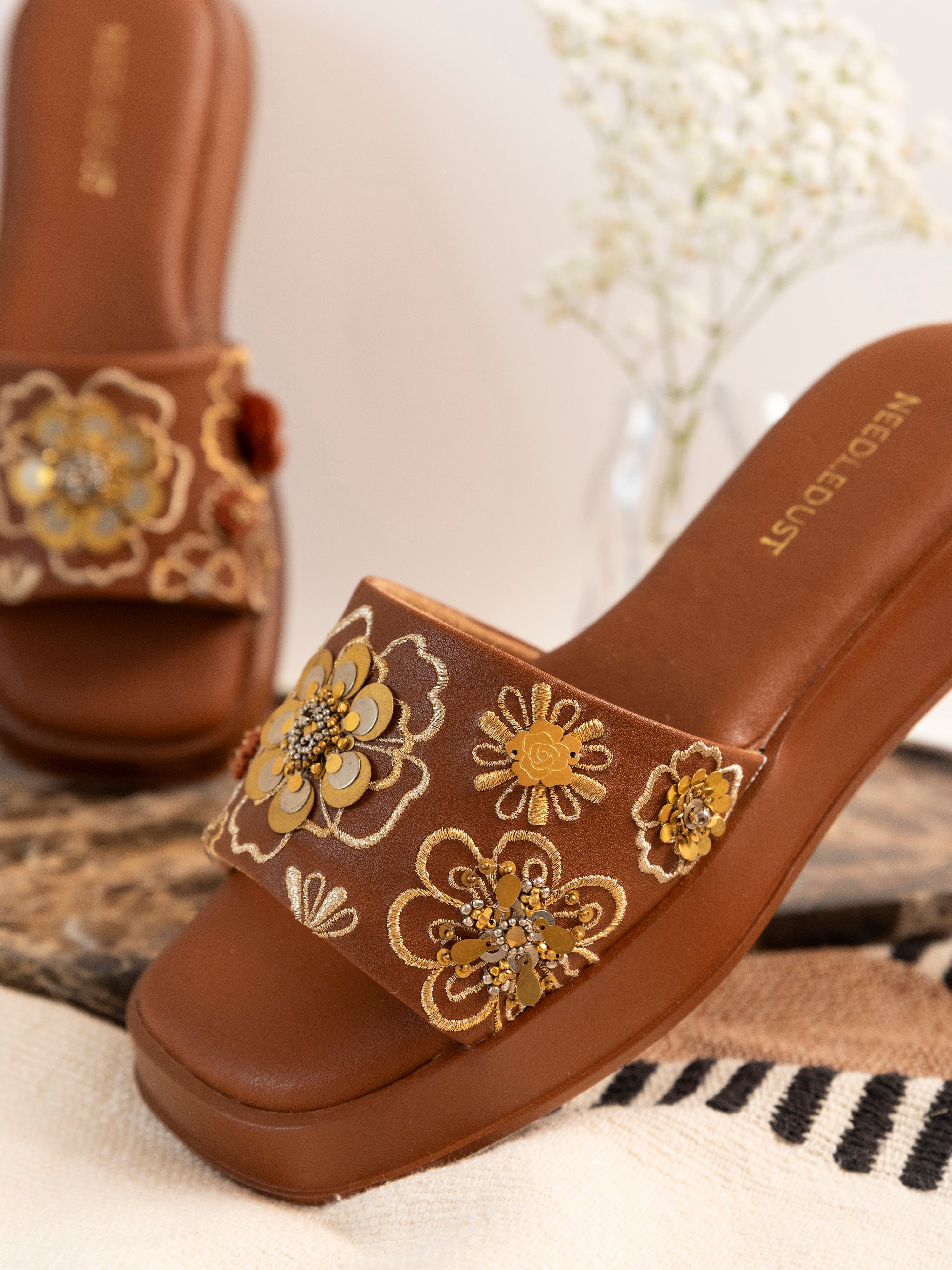 Amber (Foam Sandal)