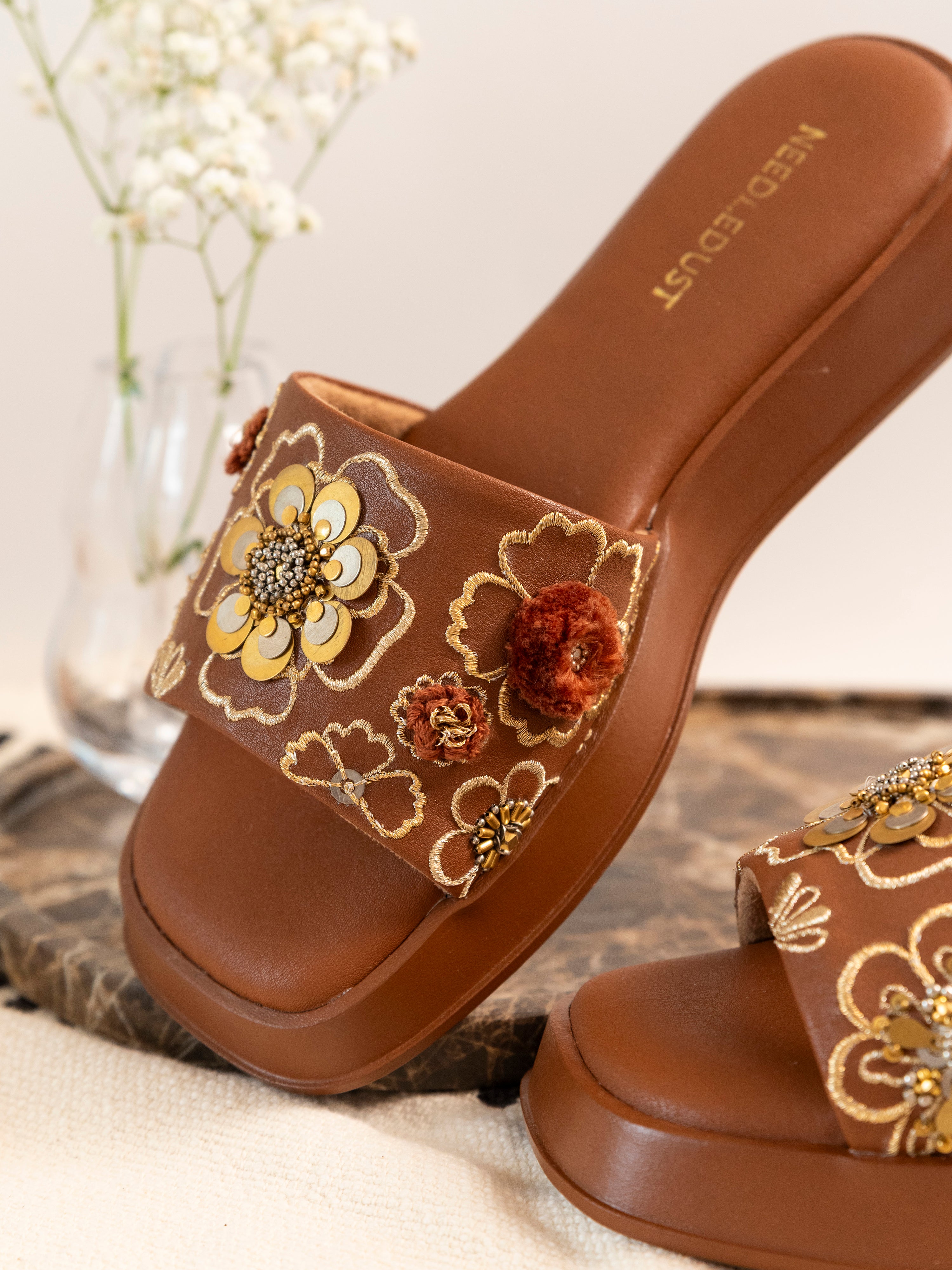 Amber (Foam Sandal)