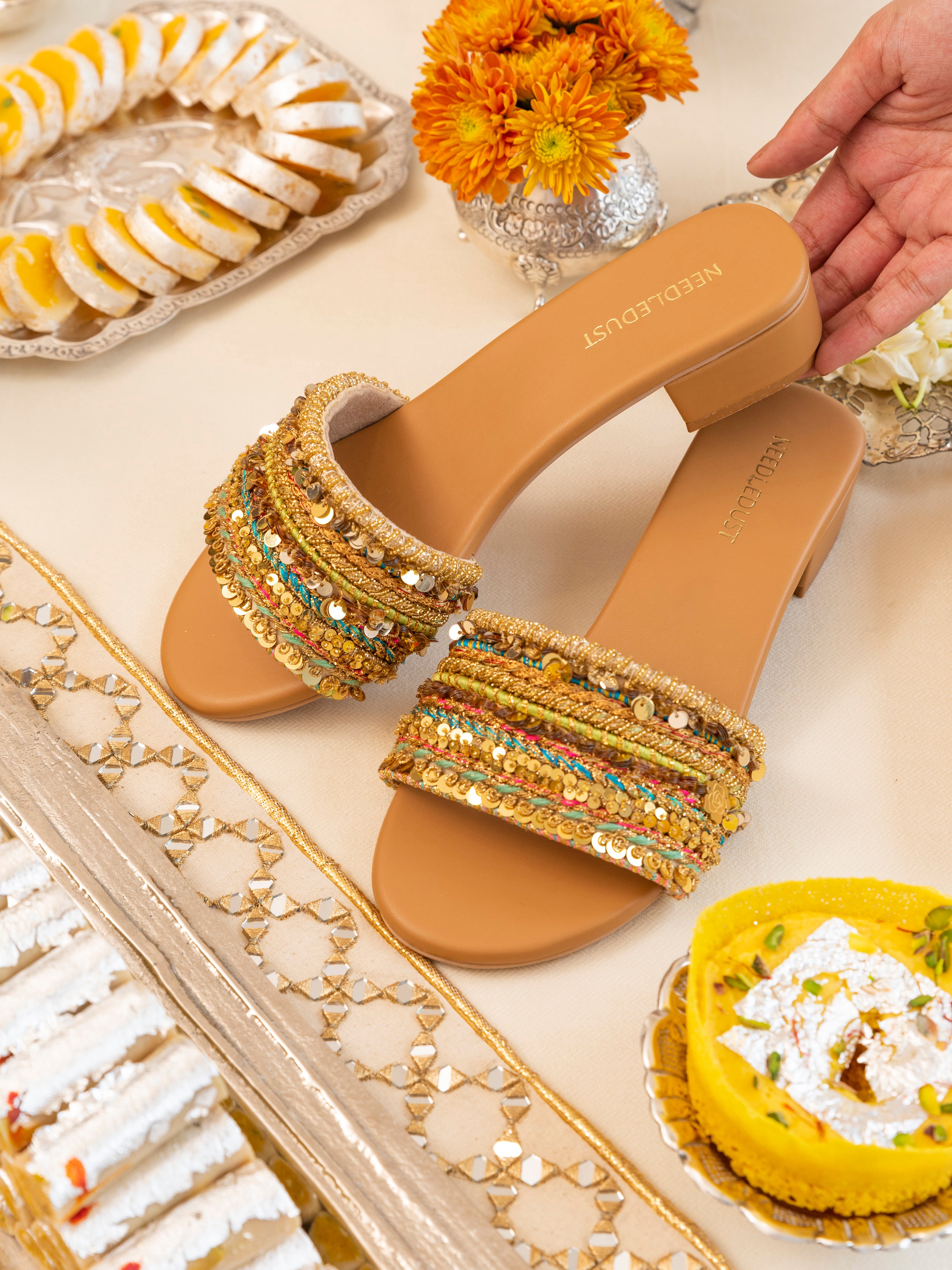 Mira (Sandal)