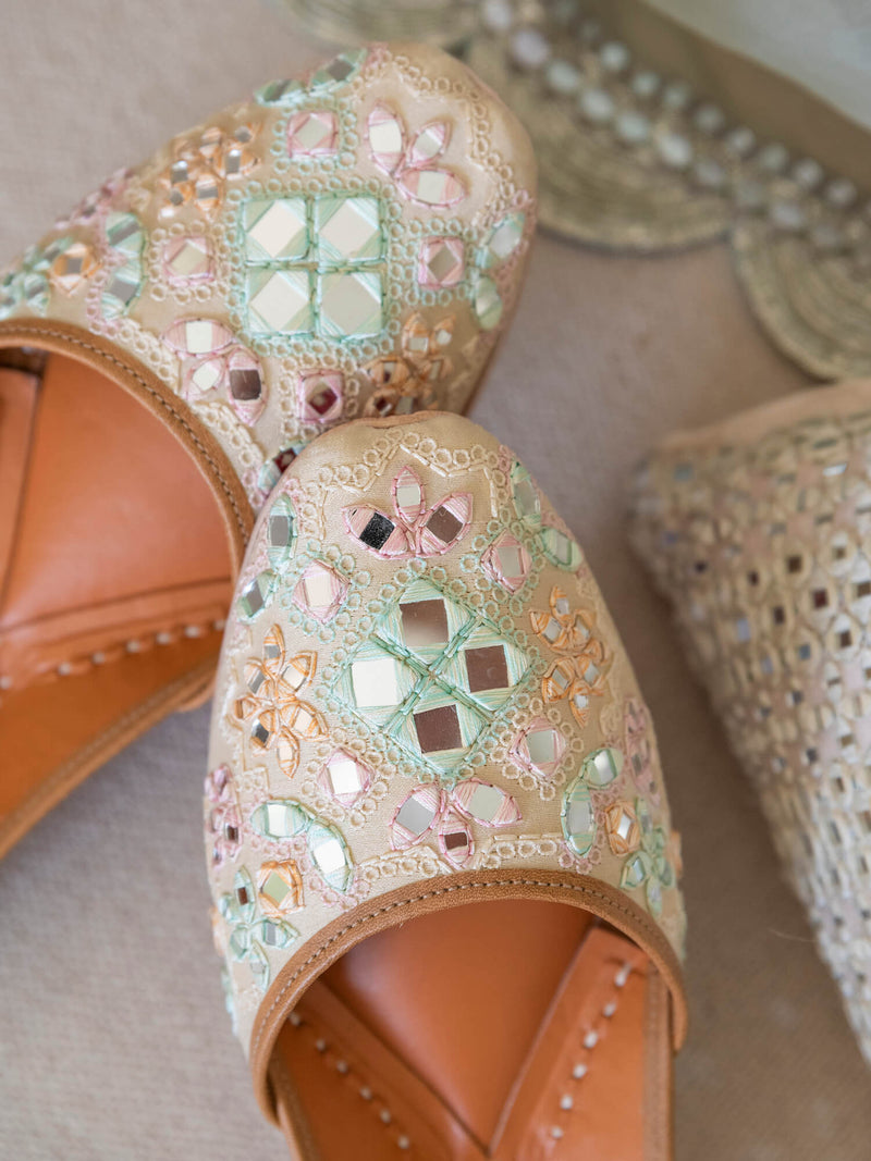 Delilah Jutti By Needledust