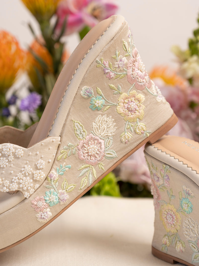 Avery (Heel)