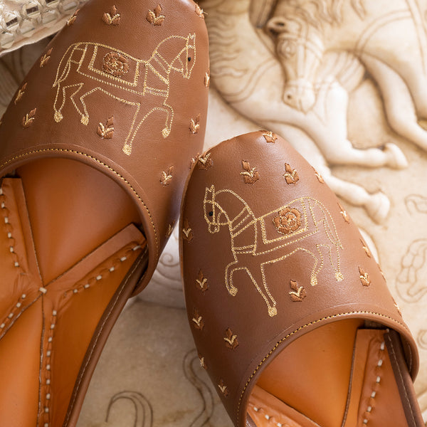 アンティークHANAN'S MENS FINE Shoesシューズ ディスプレイ 全国各地の染織物を扱う工房とのコラボレーション。 ― Think LOCAL
