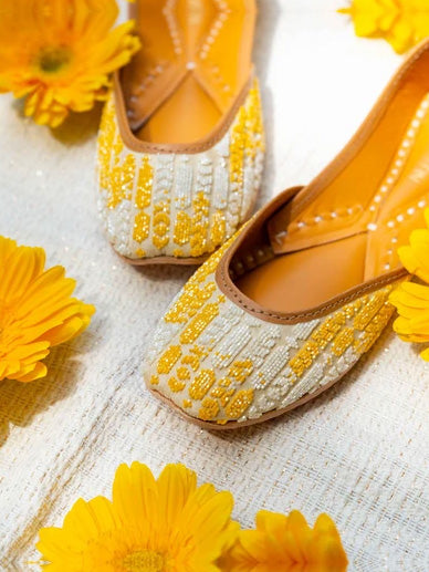 Sunflower Serenade (Juttis)