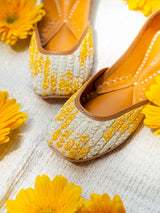 Sunflower Serenade (Juttis)