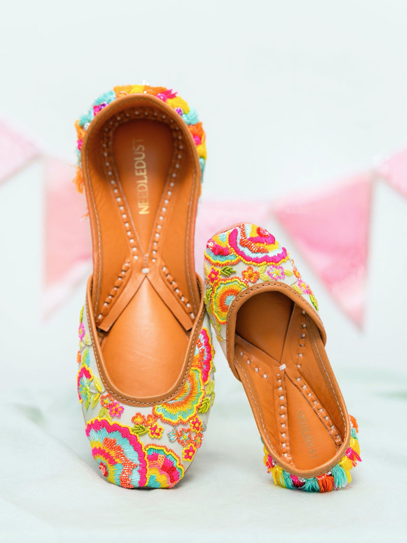 Twin in Carnival (Juttis)