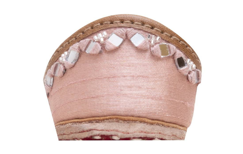 Dusty pink silk jutti online by Needledust